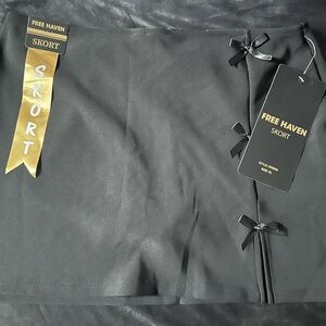 Source Unknown Free Haven Skort in Black with Gold Tag